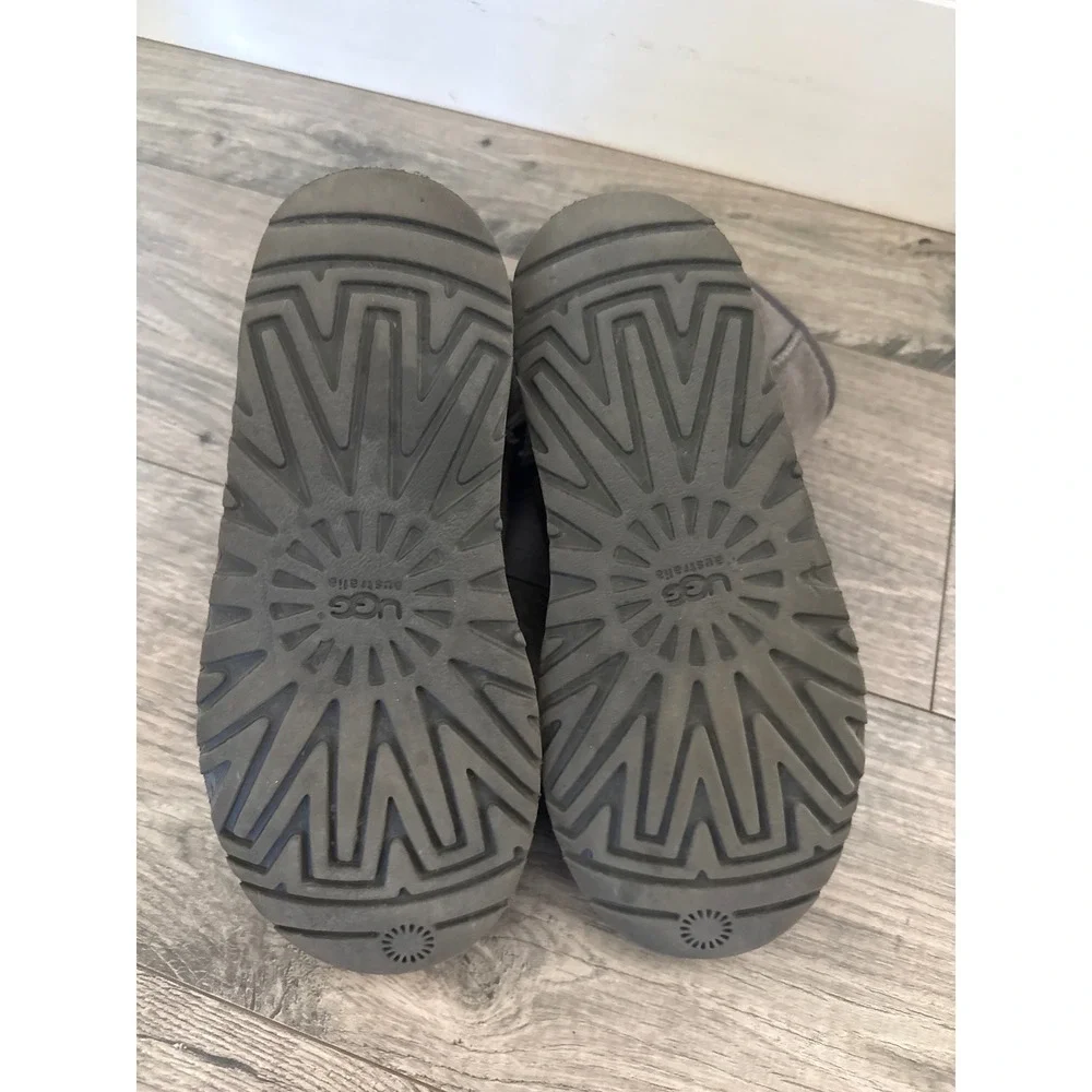 UGG classic short